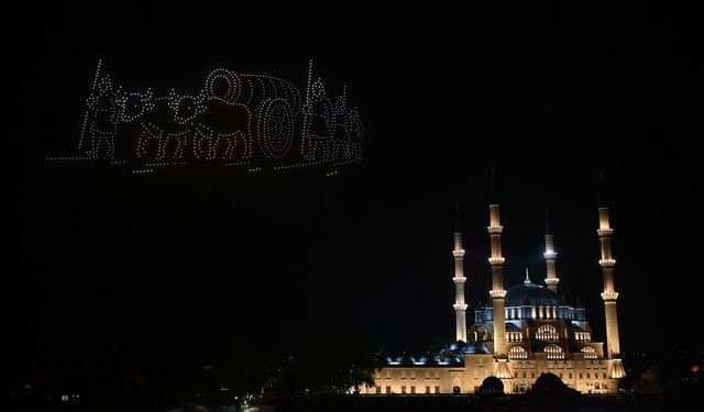Edirne'de İstanbul'un fethinin 573. yıl dönümü sağanak altında coşkuyla kutlandı