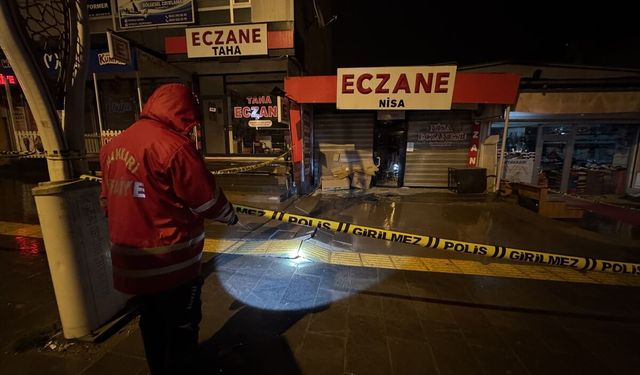 Hakkari'de temel kazısı yapılan alan çevresinde çatlakların oluşması üzerine 6 bina tahliye edildi