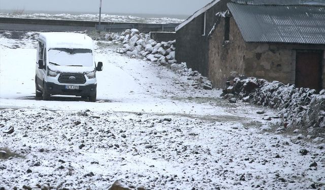 Kars'ta kar yağışı etkili oldu
