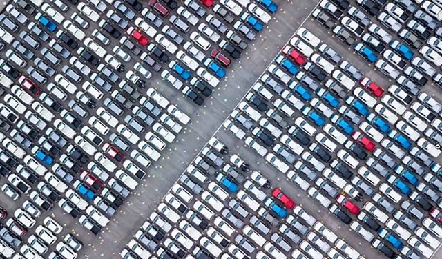 Otomotiv sektöründe daralma devam ediyor