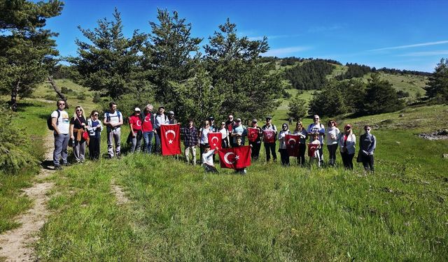 Amasya'da doğaseverlerden A Milli Takım'a destek yürüyüşü