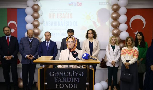 Bakü'de, Azerbaycanlı ve Türk kadınlar ortak kermes düzenledi