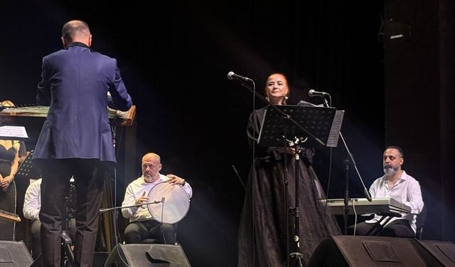 Bursa Kent Konseyi Türk Sanat Müziği Korosu'ndan 'Yaza Merhaba' konseri