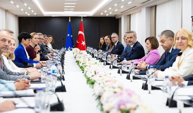 Dışişleri Bakanı Fidan, üst düzey AB yetkilileriyle Ankara'da bir araya geldi