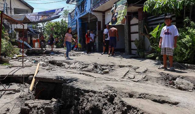 Filipinler'deki 7,8 büyüklüğündeki depremden yaklaşık 88 bin kişi etkilendi