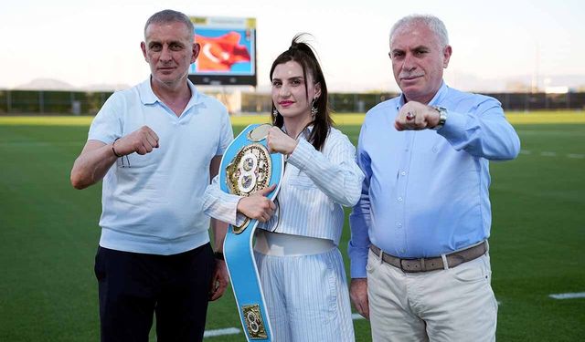 TFF Başkanı Hacıosmanoğlu, A Milli Futbol Takımı'nın antrenmanında konuştu:
