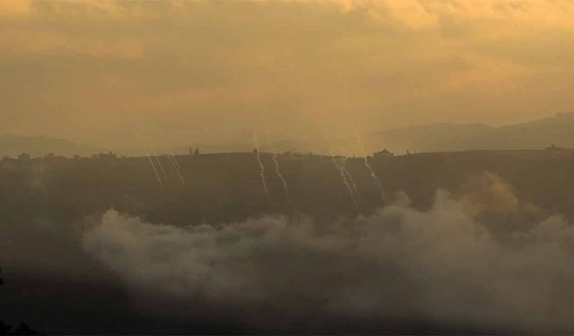İsrail savaş uçakları, Lübnan'ın güneyindeki beldeleri bombalamaya devam ediyor
