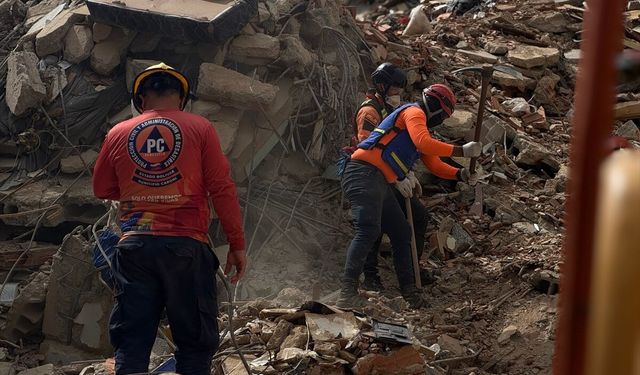 Venezuela'daki depremlerin ardından arama kurtarma çalışmaları devam ediyor