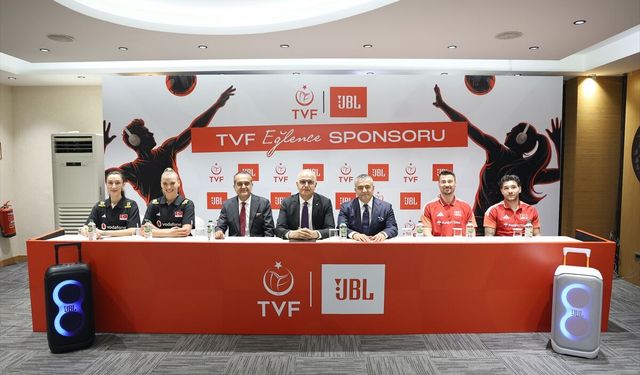 Voleybol Milli Takımlarına JBL Türkiye'den sponsorluk desteği