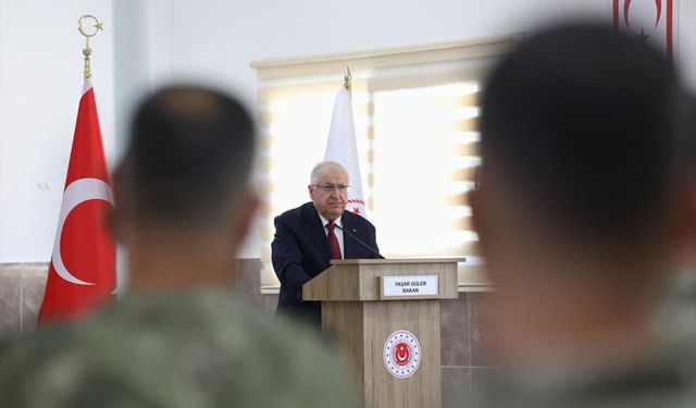 Milli Savunma Bakanı Güler, KKTC'de Mehmetçik ile bir araya geldi