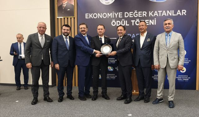 TOBB Başkanı Hisarcıklıoğlu, Karabük'te 'Ekonomiye Değer Katanlar Ödül Töreni'ne katıldı: