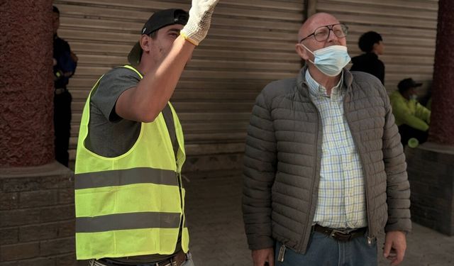 Venezuela'nın El Junquito bölgesinde, çifte depremin ardından çalışmalar sürüyor