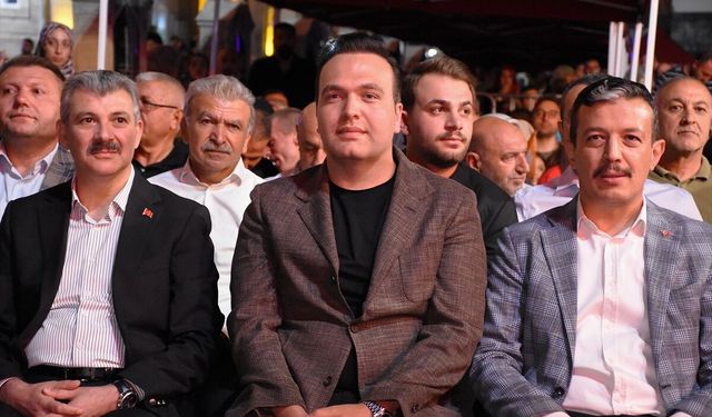 AK Parti Gençlik Kolları Genel Başkanı İbiş, Aksaray'da 'Bir Gençlik Şöleni'nde konuştu:
