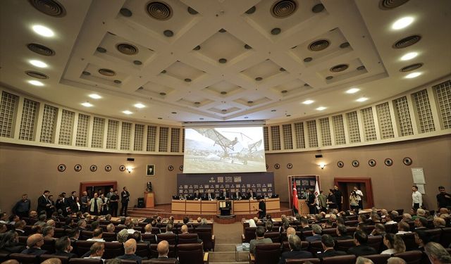 Enerji ve Tabii Kaynaklar Bakanı Bayraktar, BTSO'da konuştu: