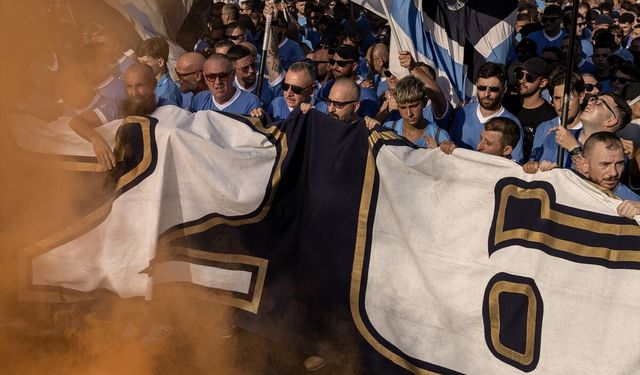 İtalya'da Napoli taraftarları kulübün 100. kuruluş yıl dönümünü kutladı
