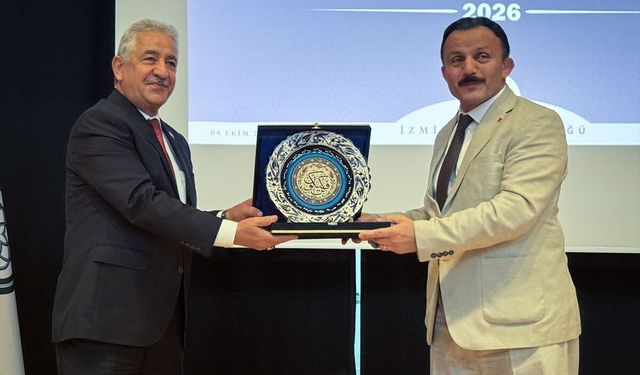 Diyanet İşleri Başkan Yardımcısı Demir, İzmir'de din görevlileriyle buluştu: