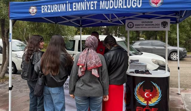 Erzurum polisi 5 bin üniversiteliyi güvenli gelecek konusunda bilgilendirdi