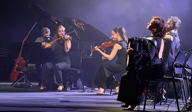 Rus müzisyen Evgeny Grinko Bursa'da konser verdi