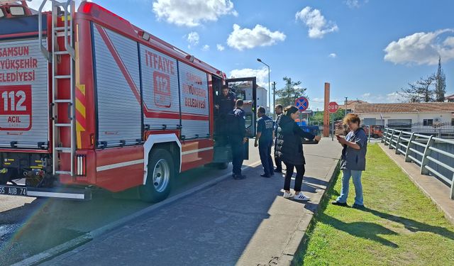 Samsun'da duvarın arasına sıkışan kedi yavrusu kurtarıldı