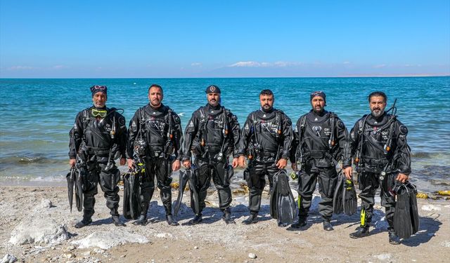 Van'da su altı arama kurtarma ekibi zorlu görevlere hazırlanıyor