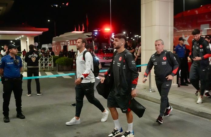 A Milli Futbol Takımı'nın ABD yolculuğu başladı