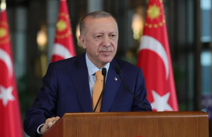 Cumhurbaşkanı Erdoğan'dan Aziz Yıldırım'a tebrik telefonu
