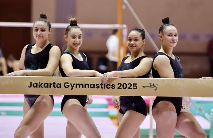 Artistik Cimnastik Milli Takımı, Dünya Şampiyonası öncesi Endonezya'da ilk antrenmanını yaptı