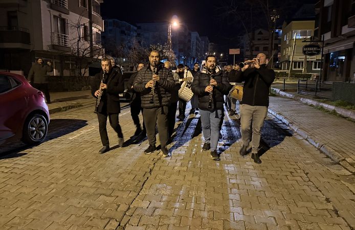 Tekirdağlılar sahura belediye bandosuyla kalktı