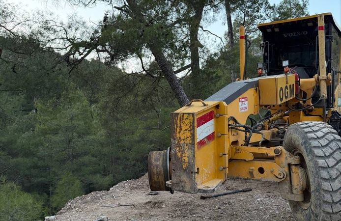 Isparta'da eşine yardım ederken lastiğin patlaması sonucu uçuruma savrulan kadın öldü