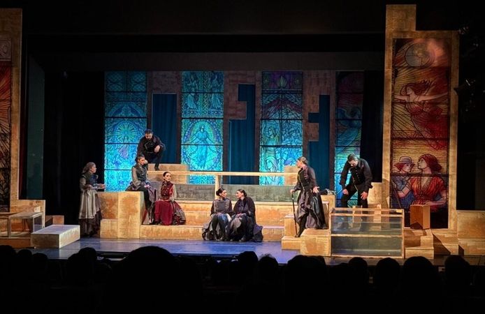 Bursa'da 'Bernarda' oyunu sahnelendi