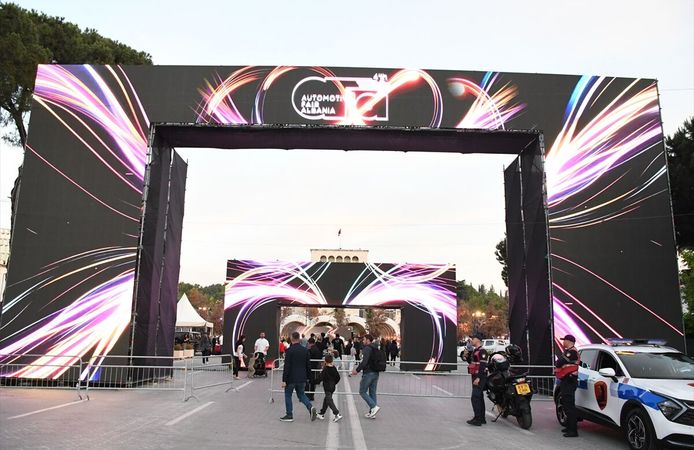 Arnavutluk'ta otomotiv fuarı başladı