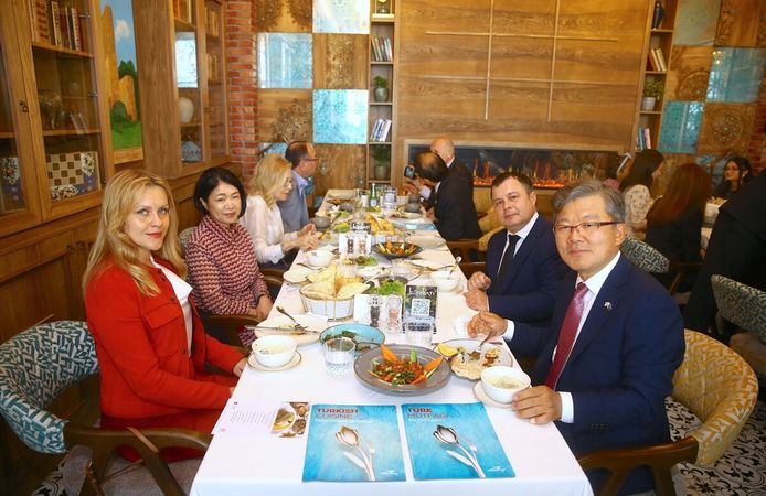 Azerbaycan'da Türk mutfağının geleneksel tatları tanıtıldı
