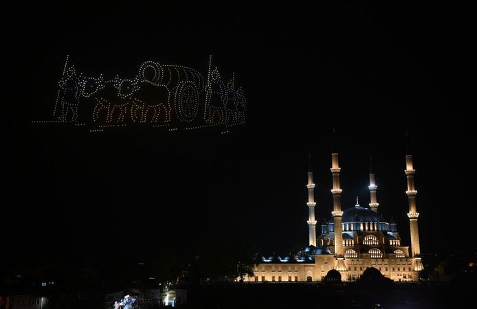 Edirne'de İstanbul'un fethinin 573. yıl dönümü sağanak altında coşkuyla kutlandı