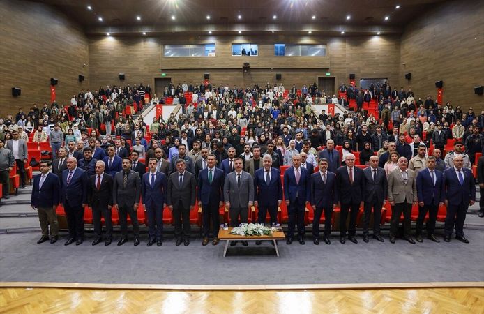 Erzincan'da 'Teknoloji Konuşmaları' konferansı düzenlendi