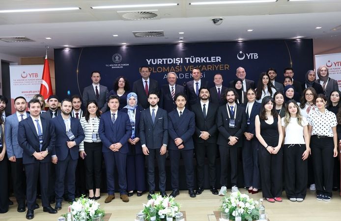 Brüksel'de YTB'nin 'Diaspora Diplomasi ve Kariyer Akademisi' programı başladı