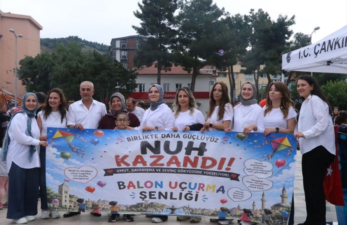Çankırı'da beyin tümörünü yenen 8 yaşındaki çocuk için 400 balon gökyüzüne bırakıldı