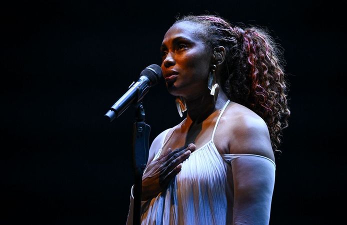 Fransız şarkıcı IMANY İstanbul'da müzikseverlerle buluştu