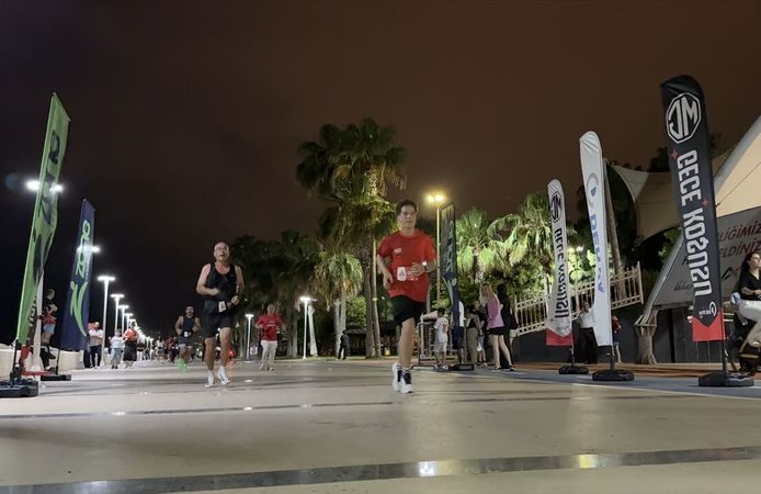 Mersin'de 'Gece Koşusu' etkinliği düzenlendi