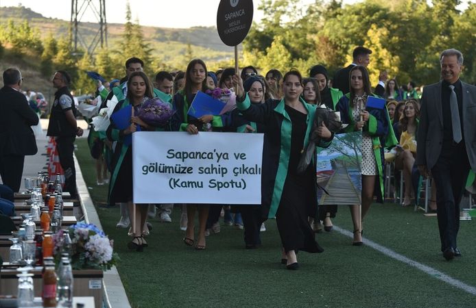 Sakarya Uygulamalı Bilimler Üniversitesi, 3 bin 450 öğrencisini mezun etti