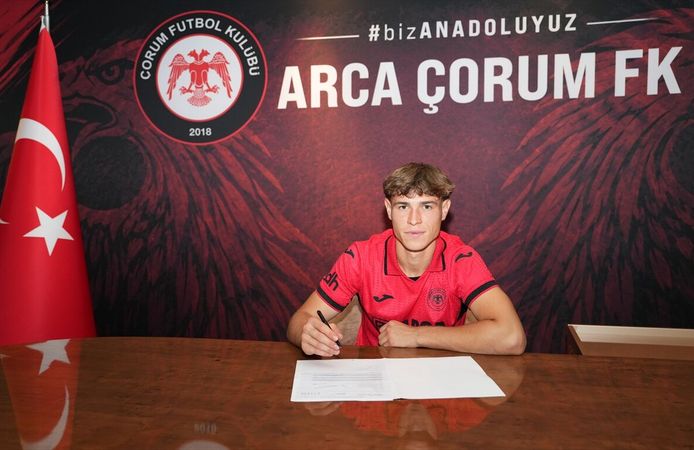 Çorum FK, Bosna Hersekli milli futbolcu Ermin Mahmic'i transfer etti