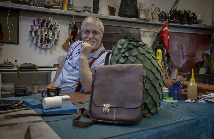 Deriye duyduğu ilgiyi atölyede üretime dönüştürdü