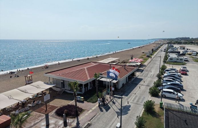 Manavgat'ta deniz ve kıyı temizliği çalışmaları sürüyor