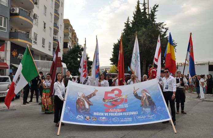 Mersin'de 53. Uluslararası Silifke Müzik ve Folklor Festivali başladı