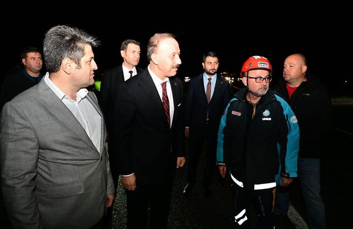 Isparta'da çekici ile minibüsün çarpıştığı kazada 17 kişi yaralandı