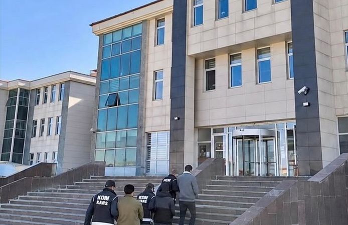 Kars ve Bursa'da 'zimmet ve sahtecilik' operasyonunda 2 zanlı tutuklandı