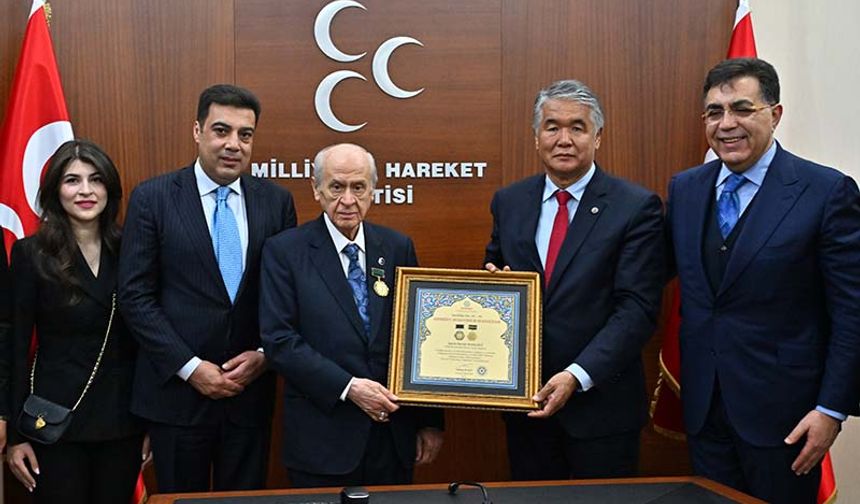 MHP Genel Başkanı Bahçeli'ye "Ahmed Cevad Onur Madalyası" verildi
