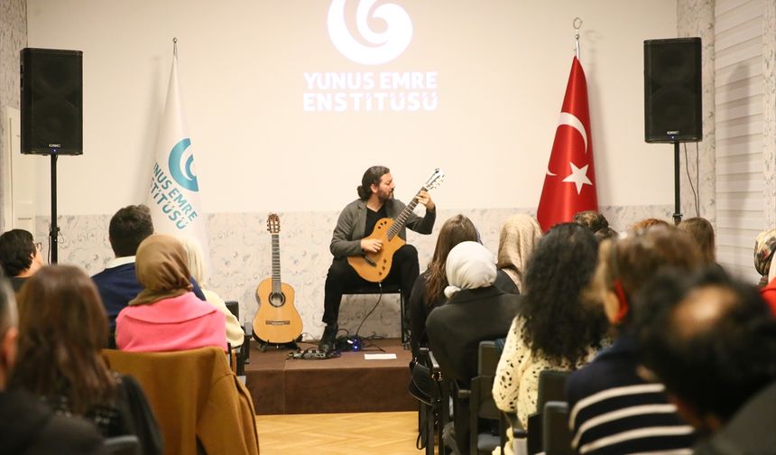 Viyana'da "Endülüs'ten Anadolu'ya mikrotonal gitar" dinletisi düzenlendi