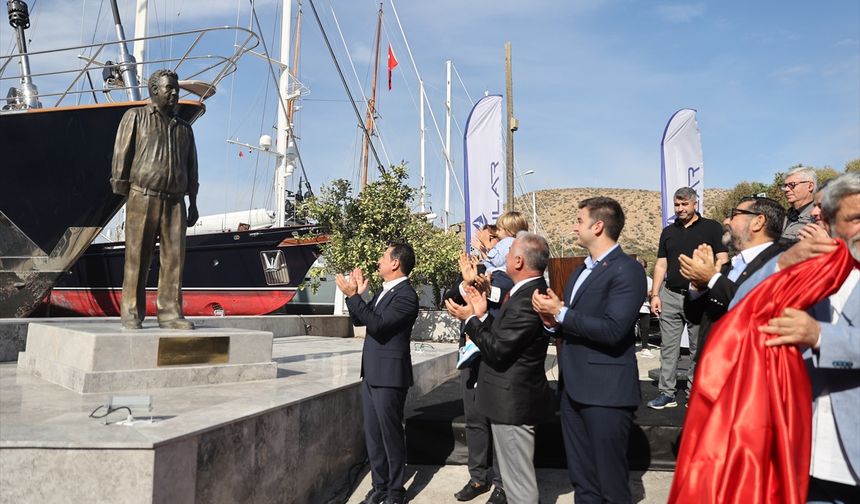 Bodrum'da "Guletlerin Babası" ve "Çolak" lakabıyla tanınan Erol Ağan'ın heykelinin açılışı yapıldı