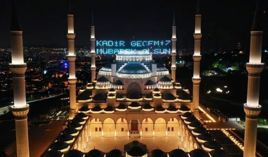 2025 KADİR GECESİ TARİHİ: Diyanet Takvimine Göre Hangi Gün? Kadir Gecesi’nin Manevi Değeri Nedir?