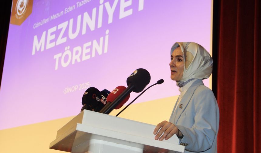 Aile ve Sosyal Hizmetler Bakanı Göktaş, Sinop’ta 3. Yaş Üniversitesi’nin mezuniyet törenine katıldı